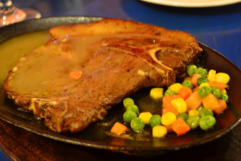 Mooon Cafe - Mooon Steak